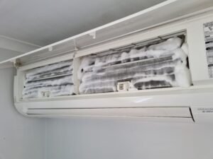 cleaning heat pump indoor unit image