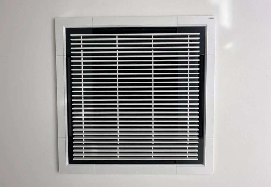 Heat Pump Hitachi AirCore 700 Cassette Indoor Unit Image