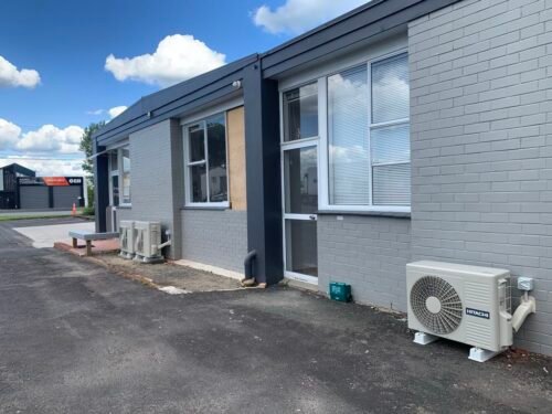 Commercial heat pump outdoor unit installation image