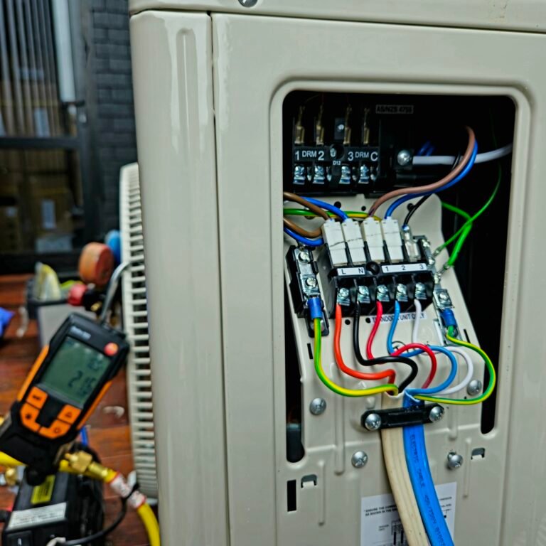 Superheat Electrical Waikato - Heat Pump, air conditioning and ventilation Services - heat pump maintenance image